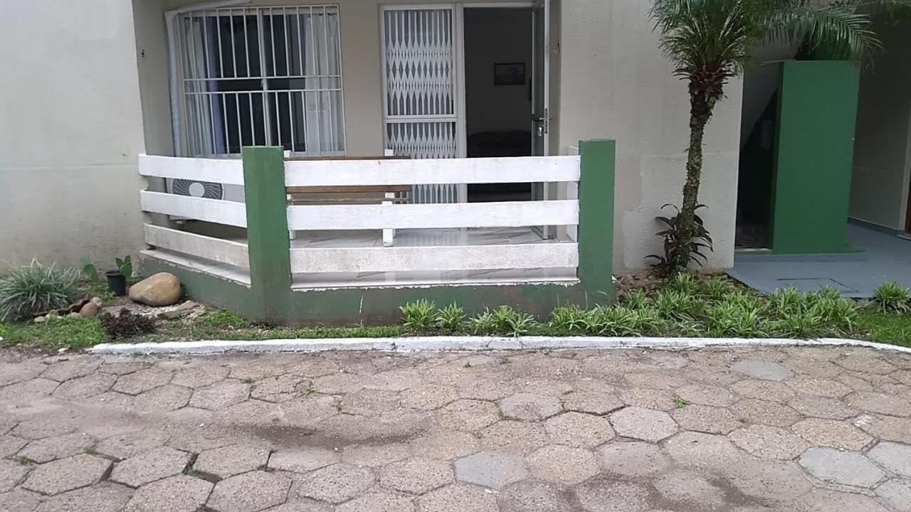 Apto Terreo A 50 Metros Do Mar Em Condominio Com Piscinas Maravilhosas Guaratuba Exterior photo